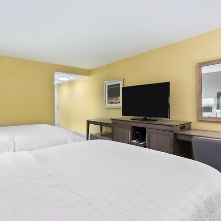 Hampton Inn & Suites Tampa Airport Avion Park Westshore Kültér fotó